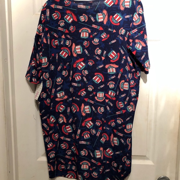 LuLaRoe Patriotic Irma Top M - Picture 2 of 4